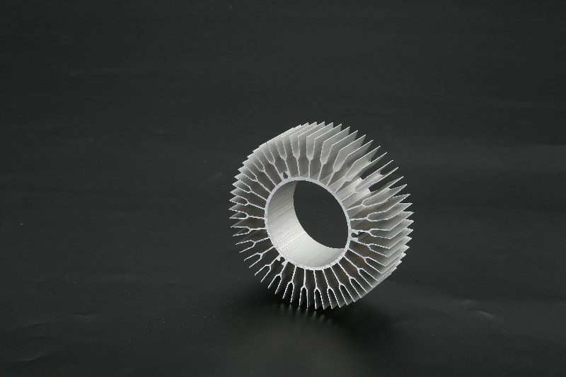 工業鋁型材加工